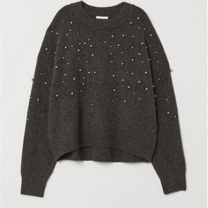 H&M oversized Soft, fine-knit sweater w/pearls & rhinestones Size Small